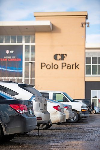 MIKAELA MACKENZIE / WINNIPEG FREE PRESS

Cars in the parking lot at Polo Park mall in Winnipeg on Tuesday, Feb. 2, 2021. For Temur story.

Winnipeg Free Press 2021