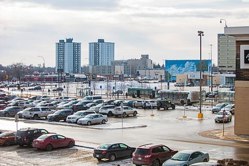 MIKAELA MACKENZIE / WINNIPEG FREE PRESS

Cars in the parking lot at Polo Park mall in Winnipeg on Tuesday, Feb. 2, 2021. For Temur story.

Winnipeg Free Press 2021