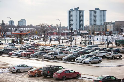 MIKAELA MACKENZIE / WINNIPEG FREE PRESS

Cars in the parking lot at Polo Park mall in Winnipeg on Tuesday, Feb. 2, 2021. For Temur story.

Winnipeg Free Press 2021