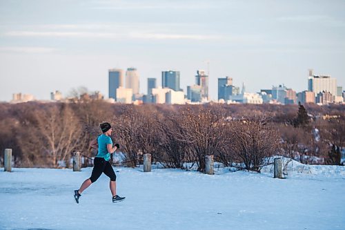 MIKAELA MACKENZIE / WINNIPEG FREE PRESS

Kim Senechal goes for a run in a t-shirt (she doesn't switch to anything warmer until -10°C or so) at Westview Park in Winnipeg on Tuesday, Feb. 2, 2021. Standup.

Winnipeg Free Press 2021