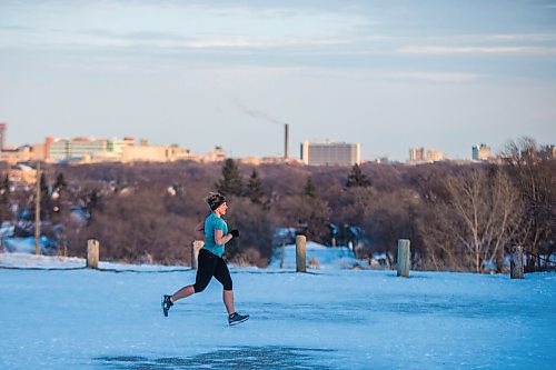 MIKAELA MACKENZIE / WINNIPEG FREE PRESS

Kim Senechal goes for a run in a t-shirt (she doesn't switch to anything warmer until -10°C or so) at Westview Park in Winnipeg on Tuesday, Feb. 2, 2021. Standup.

Winnipeg Free Press 2021