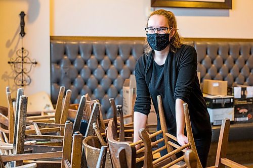 MIKAELA MACKENZIE / WINNIPEG FREE PRESS

Hayley McMurray, Marion Street Eatery front-of-house manager, poses for a portrait at the restaurant in Winnipeg on Thursday, Feb. 4, 2021. For Temur Durrani story.

Winnipeg Free Press 2021