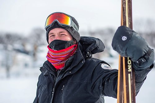 MIKAELA MACKENZIE / WINNIPEG FREE PRESS
Anders Swanson, with Winnipeg Trails, poses for a portrait at the Minto Athletic Grounds before a team grooms a new ski loop on the field in Winnipeg on Friday, Feb. 5, 2021. For JS story.
Winnipeg Free Press 2021