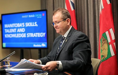 RUTH BONNEVILLE / WINNIPEG FREE PRESS 

LOCAL - Ewasko

Advanced Education, Skills and Immigration Minister, Wayne Ewasko, announces new funding for skills and training courses during a press conference at the Legislative Building Monday. 


Feb 08, 2021
