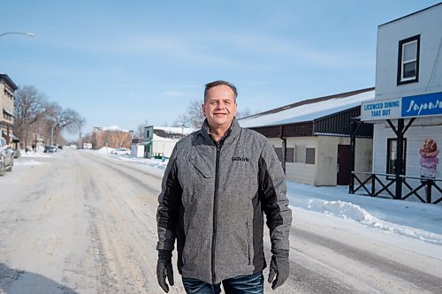 MIKE SUDOMA / WINNIPEG FREE PRESS
Tim Feduniw, Director of Economic Devolopment, stands in front of businesses along Eveline St in Selkirk Friday afternoon
February 5, 2021