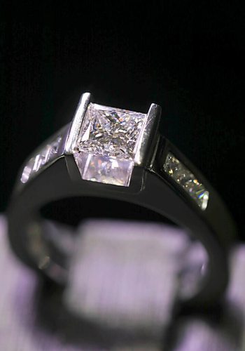 RUTH BONNEVILLE / WINNIPEG FREE PRESS 

LOCAL - Valentine's Day Jewellery 

Photo of diamond, engagement ring,  Canadian diamond.  $12,000

Description: VALENTINES DAY DURING PANDEMIC: Engagement ring sales have doubled for some local jewellers as Valentines Day approaches. Joe Nemeth, owner of Nemeth Diamonds said business has come in waves since last March but theyve been busy since opening last week. 



Feb 08, 2021
