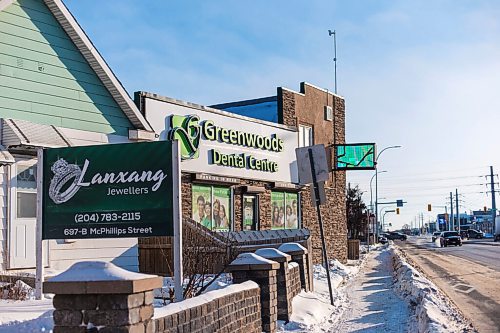 MIKAELA MACKENZIE / WINNIPEG FREE PRESS

Greenwoods Dental Centre, which is suing a patient and her friend after they posted online reviews suggesting an infection the patient got was the result of dirty instruments," in Winnipeg on Monday, Feb. 8, 2021. For Malak story.

Winnipeg Free Press 2021