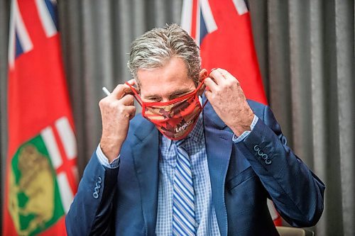 MIKAELA MACKENZIE / WINNIPEG FREE PRESS

Premier Brian Pallister makes a COVID-19 vaccine announcement at the Manitoba Legislative Building in Winnipeg on Thursday, Feb. 11, 2021. For Larry story.

Winnipeg Free Press 2021