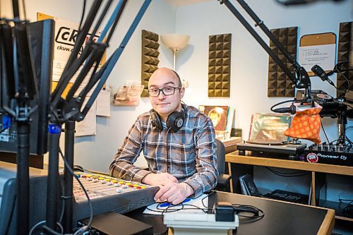 MIKAELA MACKENZIE / WINNIPEG FREE PRESS

Station manager Rob Schmidt poses for a portrait at the CKUW headquarters in Winnipeg on Thursday, Feb. 11, 2021. Schmidt says this year its more important than ever to support the independent radio institution in the CKUW Fundrive. For Ben Waldman story.

Winnipeg Free Press 2021