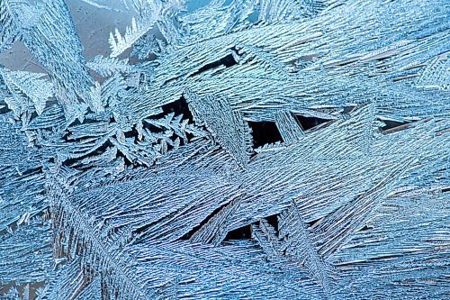 MIKE SUDOMA / WINNIPEG FREE PRESS 
Ice builds up on a window as Winnipeg rolls into its seventh straight day of frigid -40 degree weather Friday
FEBRUARY 12, 2021