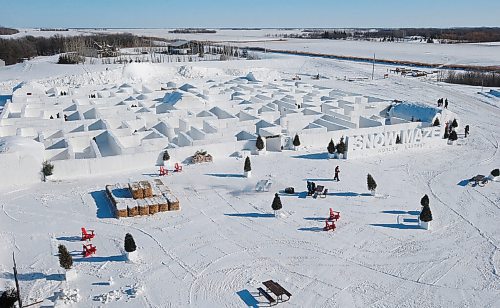 JOHN WOODS / WINNIPEG FREE PRESS
People visited the Snow Maze on opening day  just south of Winnipeg Sunday, February 14, 2021.

Reporter: Standup