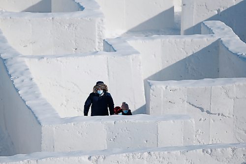 JOHN WOODS / WINNIPEG FREE PRESS
People visited the Snow Maze on opening day  just south of Winnipeg Sunday, February 14, 2021.

Reporter: Standup