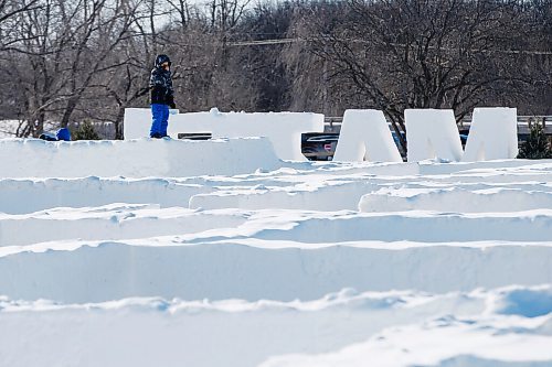 JOHN WOODS / WINNIPEG FREE PRESS
People visited the Snow Maze on opening day  just south of Winnipeg Sunday, February 14, 2021.

Reporter: Standup