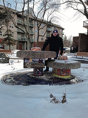 Canstar Community News City councillor Jeff Browaty encourages all North Kildonan residents to take part in the Great North Kildonan Scavenger Hunt. The first of three hunts runs Fri., Feb. 19 through Feb. 28. (SHELDON BIRNIE/CANSTAR/THE HERALD)