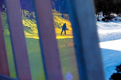 RUTH BONNEVILLE / WINNIPEG FREE PRESS 

Standup - Forks River Trail 

A colourful view through the plexiglass of a warming hut of a person cross-country skiing next to the Winnipeg Foundation Centennial River Trail on the Assiniboine River is Tuesday.  



Feb 16, 2021
