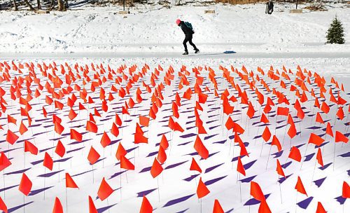 RUTH BONNEVILLE / WINNIPEG FREE PRESS 

Standup - Forks River Trail 

A person skating with a orange torque on makes their way along the Winnipeg Foundation Centennial River Trail on the Assiniboine River next to a art display called, Windsock on Tuesday.  



Feb 16, 2021
