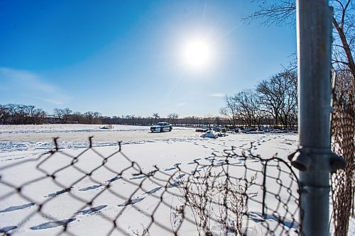 MIKAELA MACKENZIE / WINNIPEG FREE PRESS

One police car remains on the scene of a fatal fire at an encampment at 50 Higgins Avenue in Winnipeg on Wednesday, Feb. 17, 2021. For -- story.

Winnipeg Free Press 2021