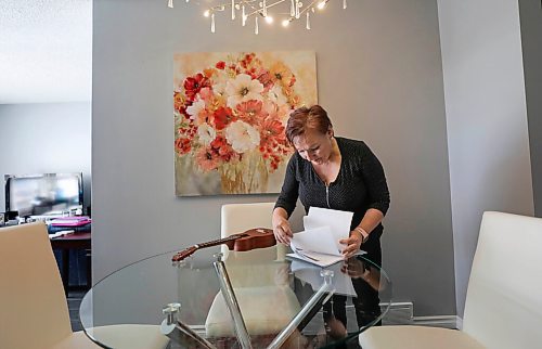 RUTH BONNEVILLE / WINNIPEG FREE PRESS 

ENT - ukulele

 Bev Watson, has just taken up the ukulele in January and has fallen in love with her new, creative outlet.

Bev can't hold back her beaming smile and exuberant joy as she's photographed in her home with her ukulele next to her favourite floral painting.

Description: 
Feature on the rise of people taking up ukuleles during the pandemic, and it's certainly the case in Winnipeg.

Story, by Alan Small, skedded for Tuesday, so we'll need photos for Monday.

Feb 19, 2021
