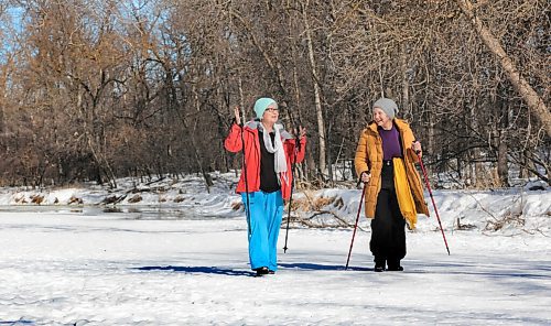 RUTH BONNEVILLE / WINNIPEG FREE PRESS 

Local Weather Standup

Sisters, Debbie Penner (left pink) and Eleanor Chornoboy shares some laughs as they enjoy the warm weather as they hike next to the Seine River Monday.  



Feb 22, 2021
