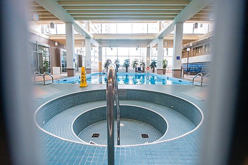 MIKAELA MACKENZIE / WINNIPEG FREE PRESS

The locked pool at the Delta in Winnipeg on Monday, Feb. 22, 2021. For Ben Waldman story.

Winnipeg Free Press 2021