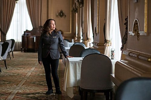 MIKAELA MACKENZIE / WINNIPEG FREE PRESS

Hotel Fort Garry breakfast attendant Elizabeth Pagarigan poses for a portrait in the dining area in Winnipeg on Tuesday, Feb. 23, 2021. For Ben Waldman story.

Winnipeg Free Press 2021