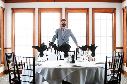 JOHN WOODS / WINNIPEG FREE PRESS
Ray Louie, manager and owner of The Gates on Roblin, is photographed at the restaurant in Winnipeg, Wednesday, February 24, 2021. People planning weddings say the uncertainty of 2021 has left them unsure of what to do next. Venues are helping to reschedule, but typically not refunding deposits.

Reporter: Abas
