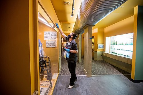 MIKAELA MACKENZIE / WINNIPEG FREE PRESS

Ljiljiana Cupac cleans high-touch surfaces at the Manitoba Museum in Winnipeg on Wednesday, March 3, 2021. The museum is re-opening to the public on March 4. Standup.

Winnipeg Free Press 2021