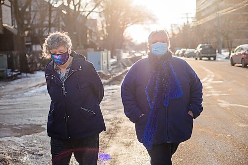 MIKAELA MACKENZIE / WINNIPEG FREE PRESS

Linda Larkin (left) and Lorna Kirkness, who are swimming (and now walking) buddies, pose for a photo on their walk in Winnipeg on Wednesday, March 3, 2021. For JS story.

Winnipeg Free Press 2021