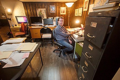 MIKE DEAL / WINNIPEG FREE PRESS
In his home office, Bernie Bellan, owner of the Jewish Post & News which was formed in 1925. Bellan has owned it since 1984.
seeJohn Longhurst story
210304 - Thursday, March 04, 2021.