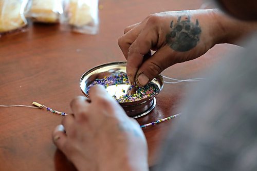 RUTH BONNEVILLE / WINNIPEG FREE PRESS 

LOCAL - Sscope, 865 Main St

Sscope's Arts and crafts clients do beadwork Thursday.   

Story: Neechi Commons has quietly been converted to sscope inc., a community for people experiencing homelessness, and now they are trying to buy the building. 

NIIGAAN SINCLAIR story

March 04, 2021
