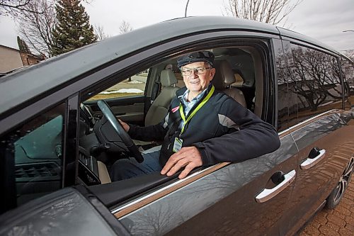 MIKE DEAL / WINNIPEG FREE PRESS
Albert Toews, 81, volunteers two or three times a week delivering food for Meals on Wheels. See Aaron Epp story.
210309 - Tuesday, March 09, 2021.