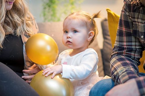 MIKAELA MACKENZIE / WINNIPEG FREE PRESS

Kolbie Steiss and her family pose for a portrait on Kolbie's birthday, which happens to coincide with the anniversary of the pandemic, in Winnipeg on Thursday, March 11, 2021. For Melissa Martin story.

Winnipeg Free Press 2021