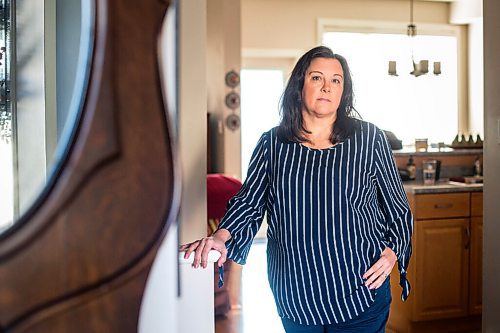 MIKAELA MACKENZIE / WINNIPEG FREE PRESS

Michelle Bailey, who is 51 and getting a covid vaccine next week as she is eligible due to underlying conditions, poses for a portrait in her home in Winnipeg on Friday, March 12, 2021. For Kevin Rollason story.

Winnipeg Free Press 2021