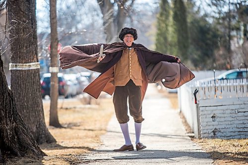 MIKAELA MACKENZIE / WINNIPEG FREE PRESS

Al Simmons, who played every role in his upcoming performance of the Barber of Seville, poses for a portrait as Figaro (performing to an empty street) in Winnipeg on Monday, March 15, 2021. For Ben Waldman story.

Winnipeg Free Press 2021