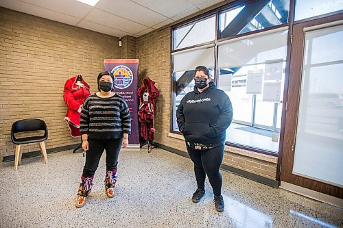 MIKAELA MACKENZIE / WINNIPEG FREE PRESS

Janet Kanayok (left) and Jenelle Sammurtok pose for a portrait at the Manitoba Inuit Association in Winnipeg on Tuesday, March 16, 2021. For Eva Wasney story.

Winnipeg Free Press 2021