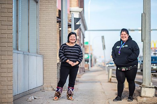 MIKAELA MACKENZIE / WINNIPEG FREE PRESS

Janet Kanayok (left) and Jenelle Sammurtok pose for a portrait at the Manitoba Inuit Association in Winnipeg on Tuesday, March 16, 2021. For Eva Wasney story.

Winnipeg Free Press 2021