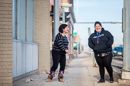 MIKAELA MACKENZIE / WINNIPEG FREE PRESS

Janet Kanayok (left) and Jenelle Sammurtok pose for a portrait at the Manitoba Inuit Association in Winnipeg on Tuesday, March 16, 2021. For Eva Wasney story.

Winnipeg Free Press 2021