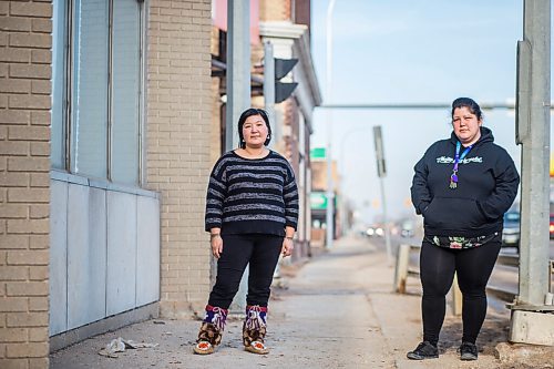 MIKAELA MACKENZIE / WINNIPEG FREE PRESS

Janet Kanayok (left) and Jenelle Sammurtok pose for a portrait at the Manitoba Inuit Association in Winnipeg on Tuesday, March 16, 2021. For Eva Wasney story.

Winnipeg Free Press 2021