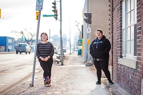 MIKAELA MACKENZIE / WINNIPEG FREE PRESS

Janet Kanayok (left) and Jenelle Sammurtok pose for a portrait at the Manitoba Inuit Association in Winnipeg on Tuesday, March 16, 2021. For Eva Wasney story.

Winnipeg Free Press 2021