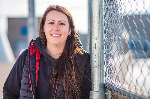 MIKAELA MACKENZIE / WINNIPEG FREE PRESS

Amy Clarkson, who announced her retirement from the Canadian ringette team last week, poses for a portrait at the outdoor rink in Selkirk on Tuesday, March 16, 2021. For Taylor Allen story.

Winnipeg Free Press 2021