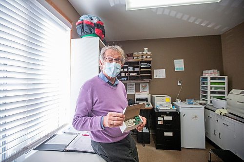 MIKAELA MACKENZIE / WINNIPEG FREE PRESS

Dr. Gerry Clayden poses for a portrait with vials of the vaccine at Carman Medical Group in Carman on Wednesday, March 17, 2021. Dr. Clayden says that the eligibility criteria is too narrow. For Carol Sanders story.

Winnipeg Free Press 2021