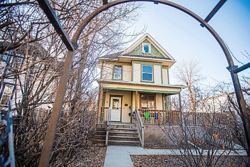 MIKAELA MACKENZIE / WINNIPEG FREE PRESS

Velma's House in Winnipeg on Thursday, March 18, 2021. For Julia-Simone Rutgers story.

Winnipeg Free Press 2021