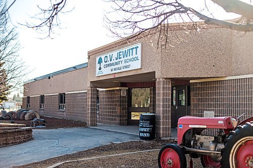 MIKAELA MACKENZIE / WINNIPEG FREE PRESS

O.V. Jewitt Community School, where a variant of concern was identified, in Winnipeg on Friday, March 19, 2021. For Maggie Macintosh story.

Winnipeg Free Press 2021