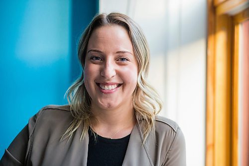 MIKAELA MACKENZIE / WINNIPEG FREE PRESS

Jane Helbrecht, president on the board of directors for Prairie Theatre Exchange, poses for a portrait in her office in Winnipeg on Friday, March 19, 2021. For Aaron Epp story.

Winnipeg Free Press 2021