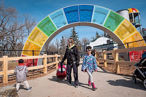 Daniel Crump / Winnipeg Free Press. Teagan Sleeva walks with her kids Deslyn Sawka (6), Broderick Sawka (3) and Rhettley Sawka (1) at the Assiniboine Park Zoo. March 20, 2021.
