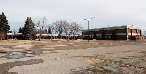 JOHN WOODS / WINNIPEG FREE PRESS
St Pauls High School in Winnipeg Sunday, March 21, 2021. A COVID-19 variant case was identified at the school and parents were informed on Friday.

Reporter: Lawrynuik