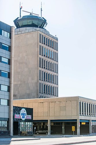 MIKAELA MACKENZIE / WINNIPEG FREE PRESS

The old airport tower.

March 22, 2021. 
Winnipeg Free Press 2021