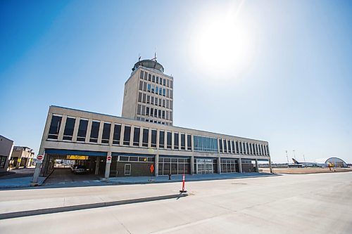 MIKAELA MACKENZIE / WINNIPEG FREE PRESS

The old airport tower.

March 22, 2021. 
Winnipeg Free Press 2021