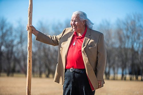 MIKAELA MACKENZIE / WINNIPEG FREE PRESS

Murray Sinclair, who has received the vaccination, poses for a portrait on his property near St. Andrews on Monday, March 22, 2021. For Kevin Rollason story.

Winnipeg Free Press 2021