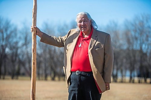 MIKAELA MACKENZIE / WINNIPEG FREE PRESS

Murray Sinclair, who has received the vaccination, poses for a portrait on his property near St. Andrews on Monday, March 22, 2021. For Kevin Rollason story.

Winnipeg Free Press 2021